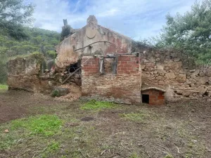 Finca rustica con masia catalogada