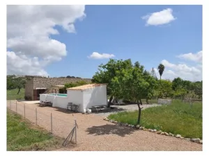 Encantadora Finca Rústica Reformada con Licencia Turística en el Corazón de la Serra de Tramuntana