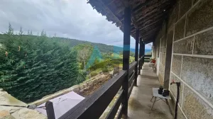 OPORTUNIDAD EN TOÉN: Casa de piedra con gran potencial