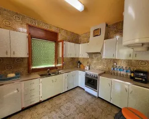 Finca rústica de 22ha con 3 viviendas, nave y zona agrícola en Camarles