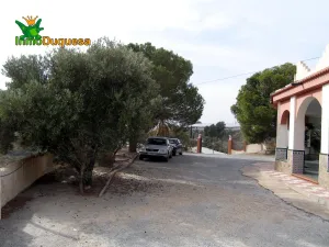 Finca rústica con chalet en LOS TABLONES - Motril.