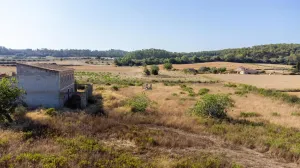 Villa sin terminar en el pintoresco valle de Pinyella