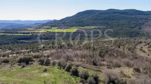 Pueblo abandonado con proyecto urbanístico ap