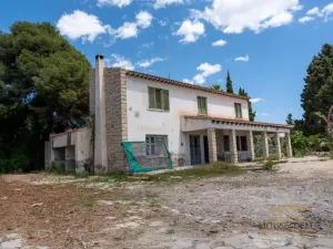 OPORTUNIDAD ÚNICA DE INVERSIÓN EN ALICANTE – FINCA CON ALTO POTENCIAL TURÍSTICO