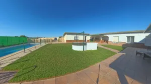 ✨🏡 Gran oportunidad de inversión — Finca Rústica con casa en venta en Aguadulce, Rota | 2.800 m2 terreno, 209 m2 vivienda reformada | Ref: DLR00095