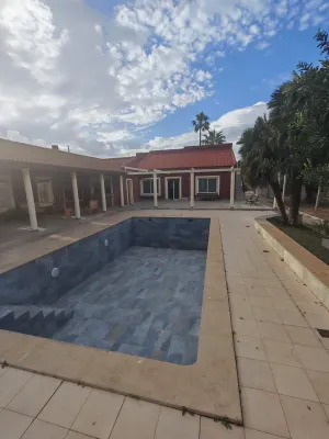 Exclusiva finca con amplias instalaciones y múltiples posibilidades en Sangonera la Seca