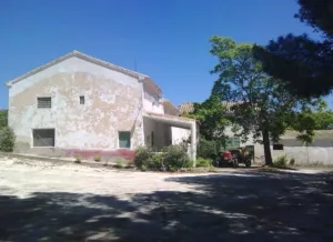 HACIENDA RUSTICA CON CASA CORTIJO - MORATALLA