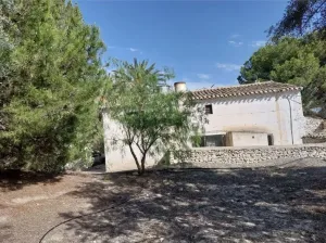 Cortijo andaluz con 13,5 hectáreas, Partaloa
