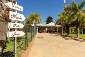 ESPACIO ÚNICO EN MIJAS PARA EVENTOS, RESTAURACIÓN, PÁDEL O CLUB DEPORTIVO