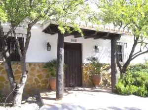  Bodega de ensueño en Monachil (Granada) – ¡Naturaleza, tradición y oportunidad en un mismo sitio!