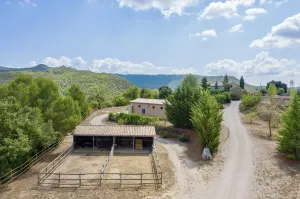 FINCA RÚSTICA LUXURY CON GRANJA CINEGÉTICA