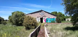 Finca con naves abandonadas en Burgos