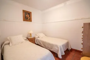 LA CASA DEL LAGO CHALET EXCLUSIVO CON ACCESO DIRECTO AL PANTANO DEL BURGUILLO Y VISTAS ÚNICAS