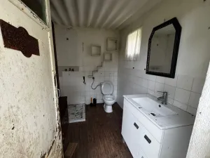 Moradia para Remodelação com Terreno de 2.200