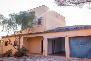 Tradicional finca en Es Figueral con piscina, privacidad y vistas despejadas