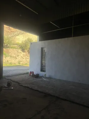 Finca rústica con nave y vivienda