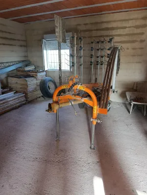 Finca rústica de 30.771 m2 con 500 almendros, 35 oliveras y almacén en Bullas