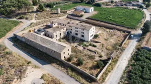 En venta edificio para hotel rural. Lleida.