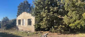 Finca con naves abandonadas en Burgos