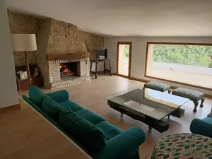 Finca agrícola con coto de caza y masia