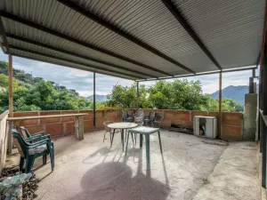 Finca rústica de AGUACATES con CONTRUCCIÓN de 37 m2 en Los Guájares (Faragüit).