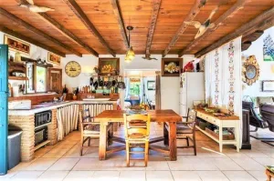 Preciosa casita rustica con vistas al mar.