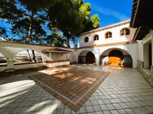 Finca ecuestre de estilo Mediterráneo.
