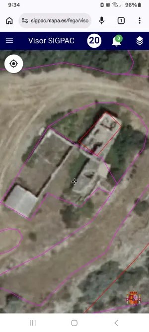 Finca de 99 hect con construcciones de 400m