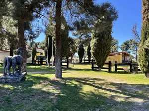 FINCA DE RECREO CON INSTALACIONES ECUESTRES