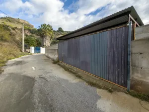 Finca rústica de AGUACATES con CONTRUCCIÓN de 37 m2 en Los Guájares (Faragüit).