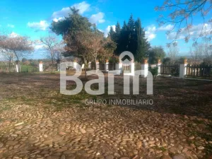 Finca con cortijo muy cerca de Córdoba
