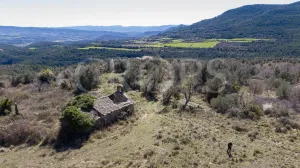 Pueblo abandonado con proyecto urbanístico ap