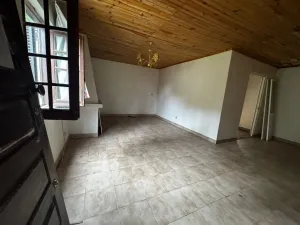 Moradia para Remodelação com Terreno de 2.200
