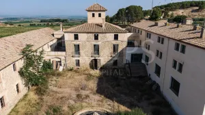 En venta edificio para hotel rural. Lleida.
