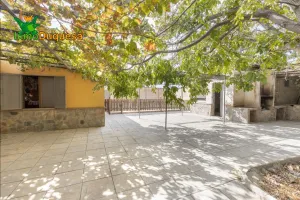 Terreno rústico en Alhendín(Con casita, piscina y huerto)