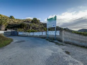 Finca rústica de AGUACATES con CONTRUCCIÓN de 37 m2 en Los Guájares (Faragüit).