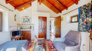 Villa de estilo rustico en Casares, parcela 30.000m