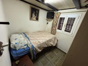 Casita rústica con luz, agua y vistas espectaculares.