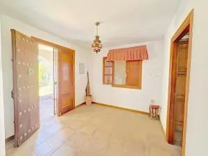 Preciosa finca con vistas al mar, en Estepona.