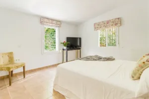 Finca Ecuestre con Cortijo Andaluz cerca de l