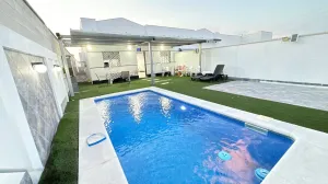 ESPECTACULAR VIVIENDA RUSTICA CON PISCINA Y PLACAS SOLARES EN DOS HERMANAS (ZONA CANTA EL GALLO)