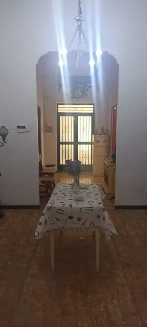 Finca rústica con vivienda y naves sobre parcela de 5.562 m2 en Elche