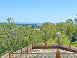 Preciosa finca con vistas al mar, en Estepona.