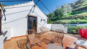 Villa de estilo rustico en Casares, parcela 30.000m