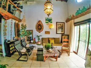 Preciosa casita rustica con vistas al mar.