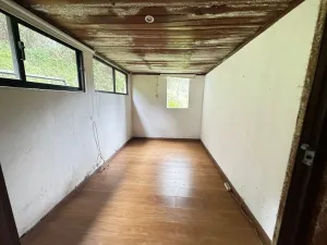 Moradia para Remodelação com Terreno de 2.200